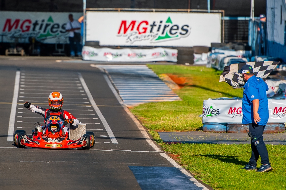 Fausto Filho venceu em Londrina e se tornou o mais jovem campeão brasileiro da história na categoria OK