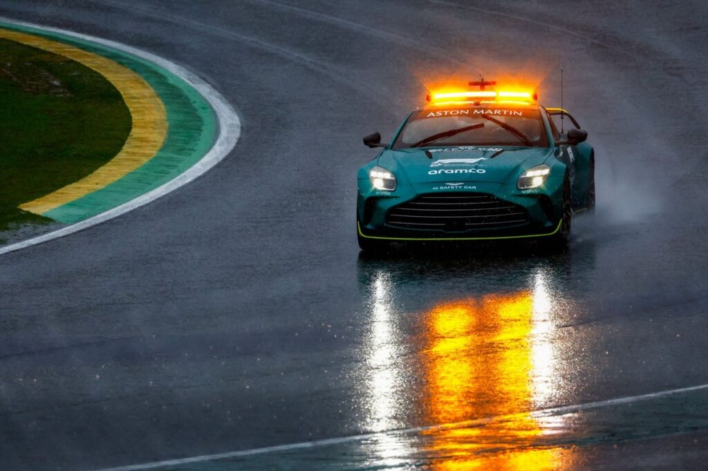 Após chuvas, F1 adia quali do GP de São Paulo para domingo cedo