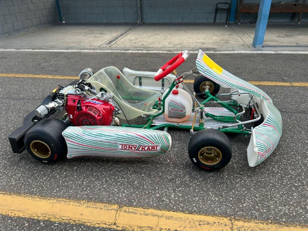 NFK homologa o chassi Tony Kart SF4 e o motor Vortex 60cc no Brasil