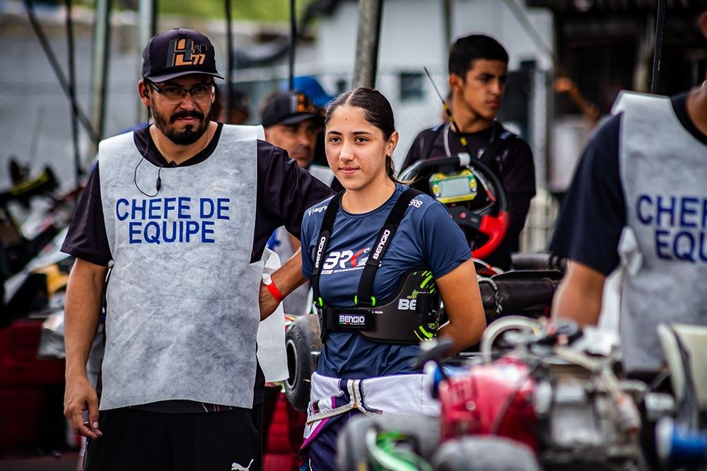 Anna Luiza Pimpão fecha o ano e recebe elogios do chefe da equipe Magrelo Motors