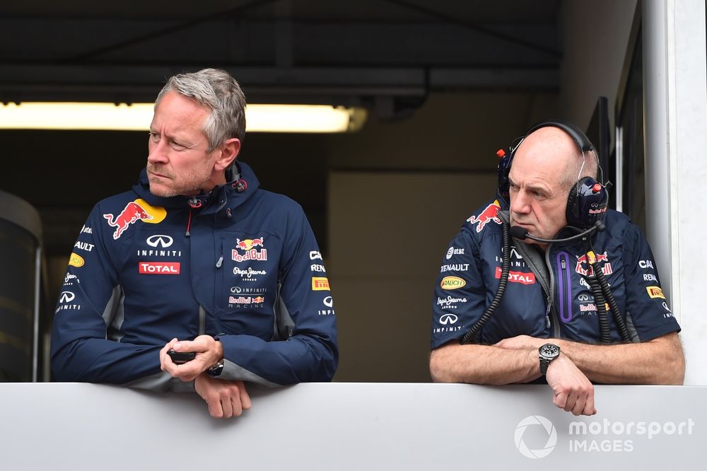 Adrian Newey (à droite), tout comme Jonathan Wheatley, quittera Red Bull à l'issue de cette saison.