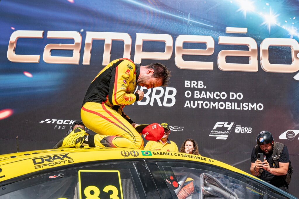 Gabriel Casagrande é o campeão da Stock Car 2024 e conquista terceiro título em quatro anos