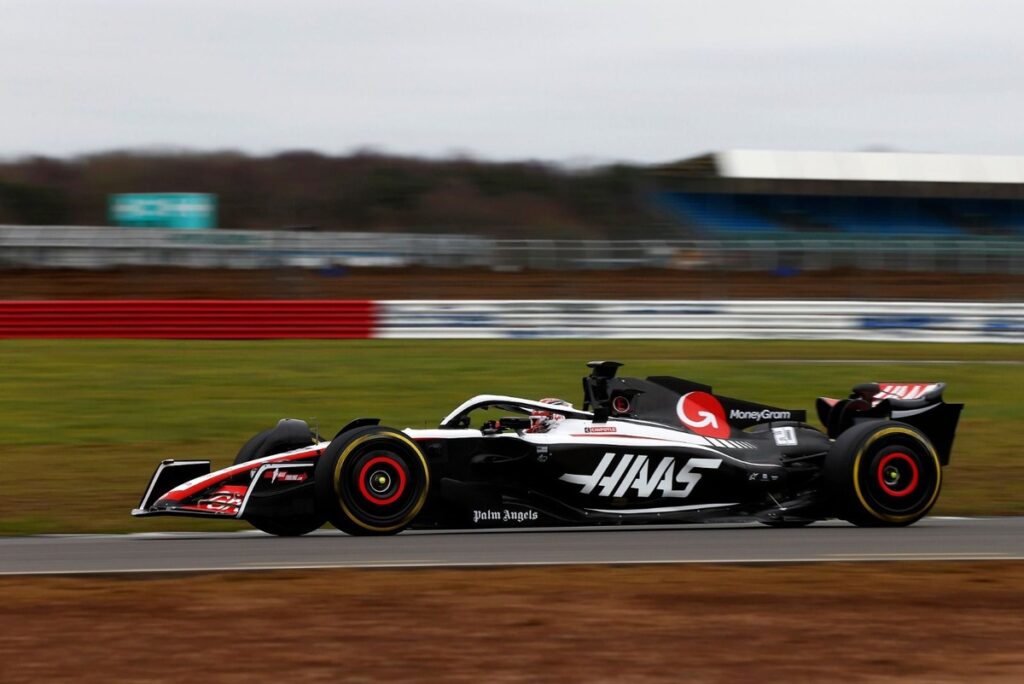 F1: Haas revela VF-25, carro da temporada 2025