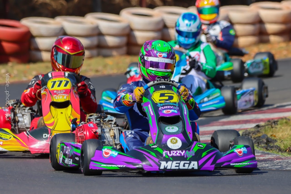 Mega Kart comemora a conquista de quatro vitórias e oito pódios no Campeonato San Marino