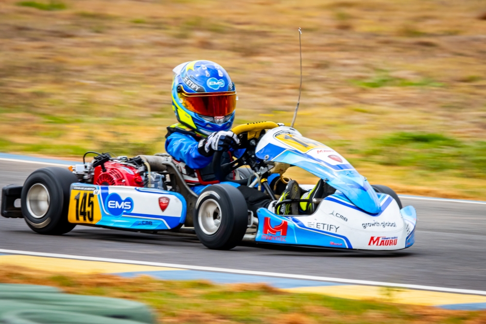 Carlinhos Renaux conquistou pódio na classificação geral e marcou volta mais rápida na inauguração da V11 Arena Kart