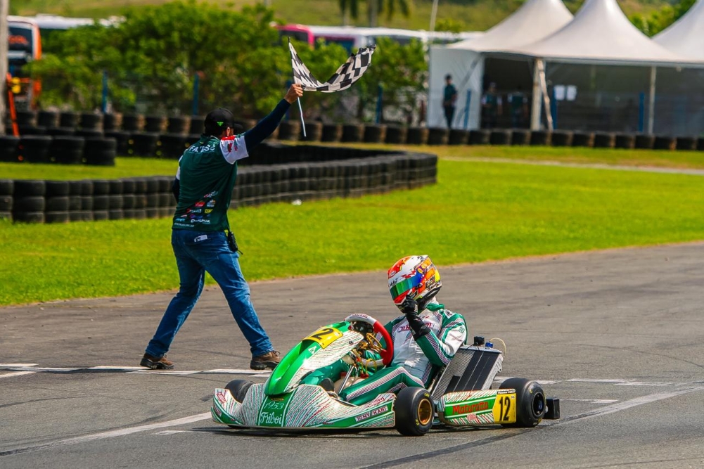 Dupla vitória levou Fausto Filho ao alto do pódio da Shifter Graduados na 5ª etapa da Copa Beto Carrero