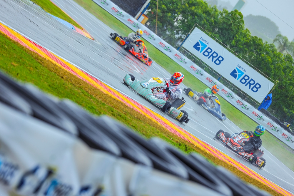 Brasileiro começa com chuva nos treinos da manhã e novidades para a tomada de tempos